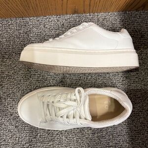 Abeo Sneakers